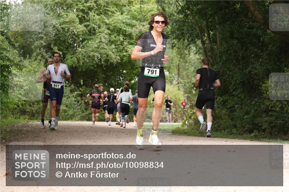 30.08.2026 - Elbe Triathlon Hamburg Antke Förster http://msf.ph/oto/10098834 30.08.2026 10:50:50 Laufen 841, 791 meine-sportfotos.de