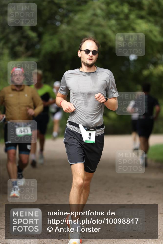 30.08.2026 - Elbe Triathlon Hamburg Antke Förster http://msf.ph/oto/10098847 30.08.2026 10:47:44 Laufen 443 meine-sportfotos.de