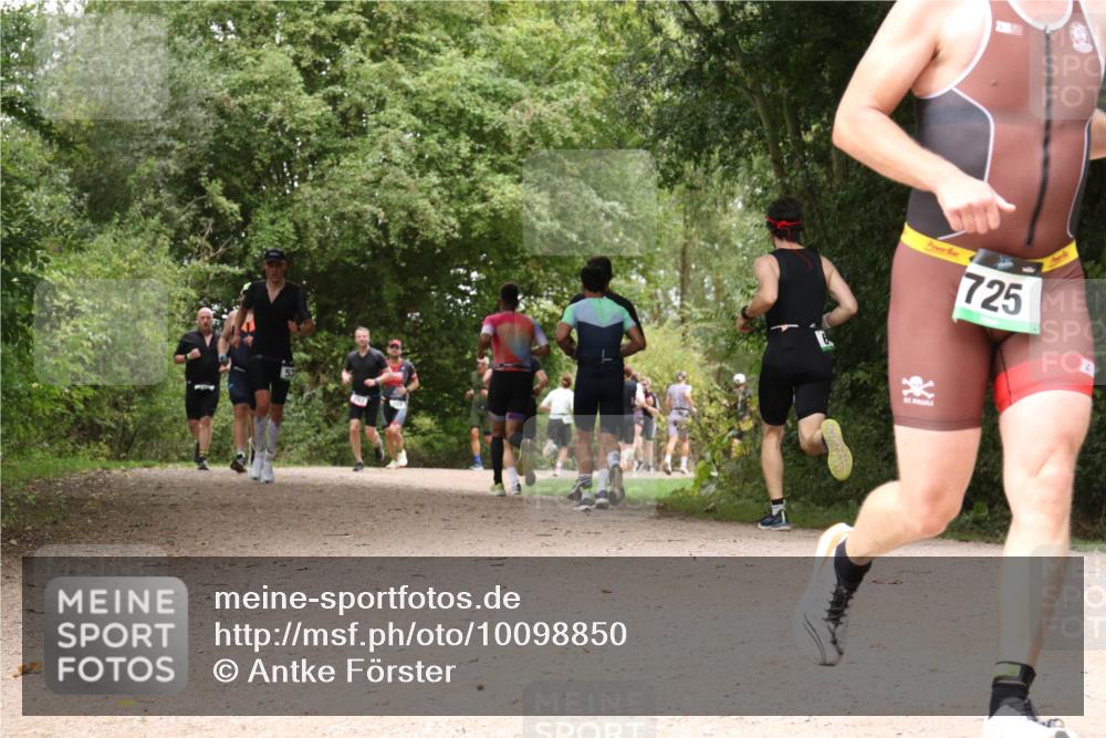 30.08.2026 - Elbe Triathlon Hamburg Antke Förster http://msf.ph/oto/10098850 30.08.2026 10:50:55 Laufen 725 meine-sportfotos.de