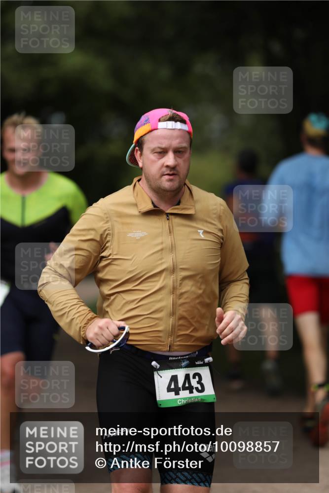 30.08.2026 - Elbe Triathlon Hamburg Antke Förster http://msf.ph/oto/10098857 30.08.2026 10:47:47 Laufen 443, 5 meine-sportfotos.de