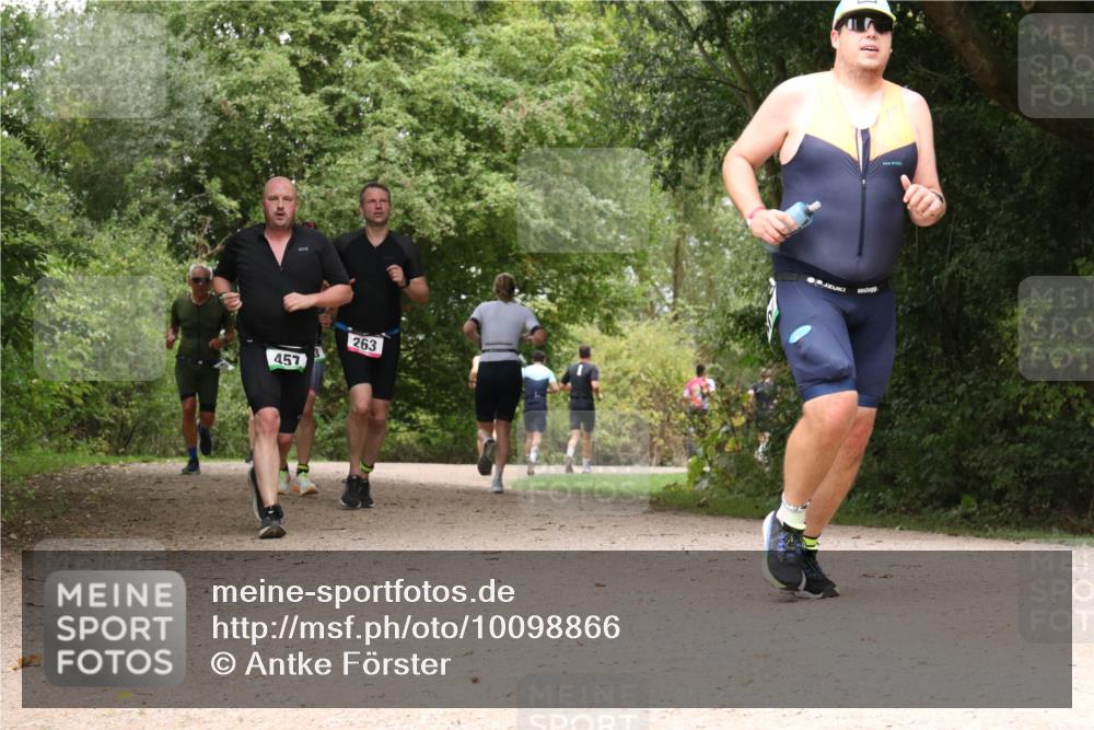 30.08.2026 - Elbe Triathlon Hamburg Antke Förster http://msf.ph/oto/10098866 30.08.2026 10:51:03 Laufen 457, 263 meine-sportfotos.de