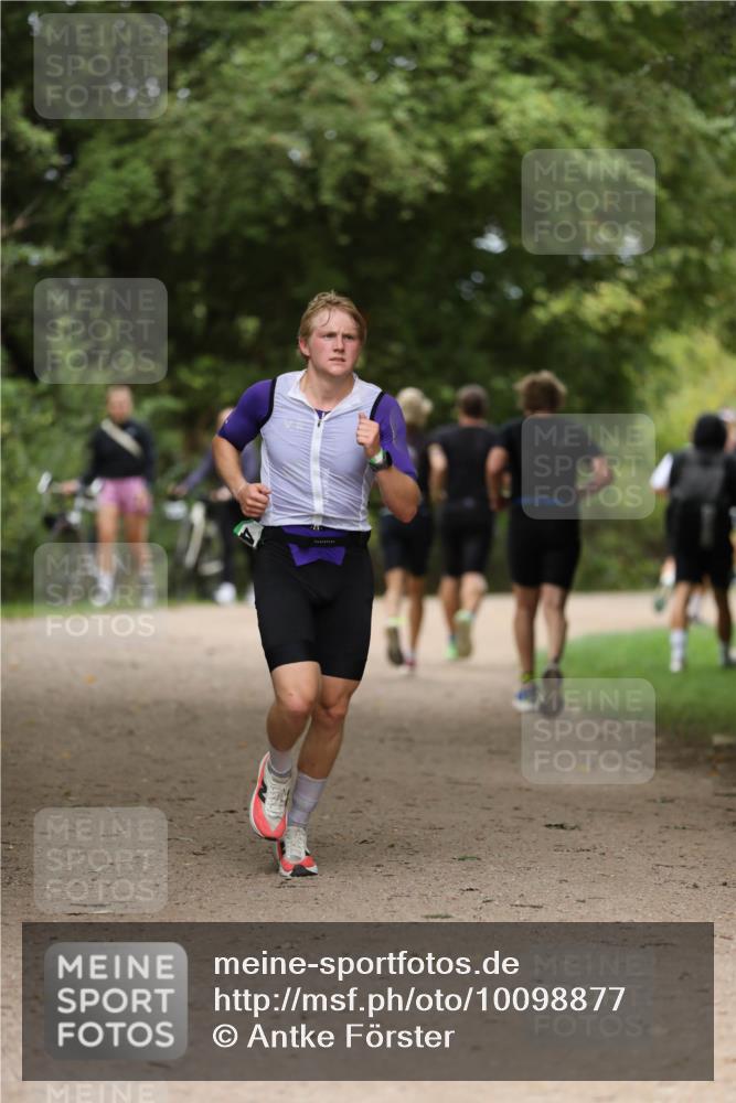 30.08.2026 - Elbe Triathlon Hamburg Antke Förster http://msf.ph/oto/10098877 30.08.2026 10:48:08 Laufen  meine-sportfotos.de
