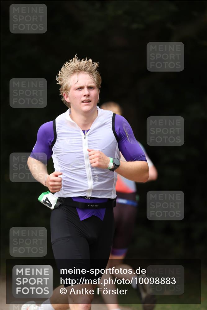 30.08.2026 - Elbe Triathlon Hamburg Antke Förster http://msf.ph/oto/10098883 30.08.2026 10:48:10 Laufen  meine-sportfotos.de