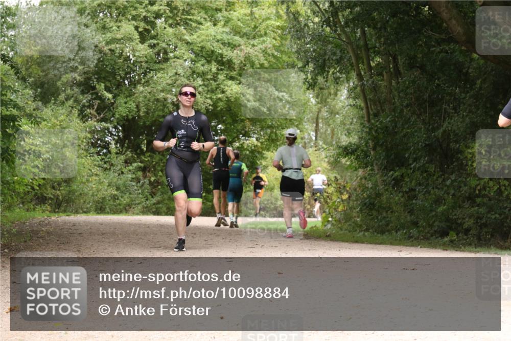 30.08.2026 - Elbe Triathlon Hamburg Antke Förster http://msf.ph/oto/10098884 30.08.2026 10:51:11 Laufen  meine-sportfotos.de