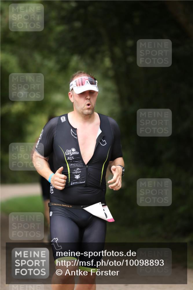 30.08.2026 - Elbe Triathlon Hamburg Antke Förster http://msf.ph/oto/10098893 30.08.2026 10:48:25 Laufen  meine-sportfotos.de