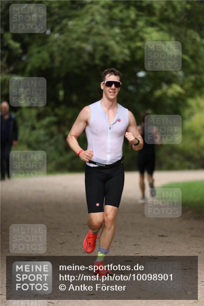 30.08.2026 - Elbe Triathlon Hamburg Antke Förster http://msf.ph/oto/10098901 30.08.2026 10:48:28 Laufen  meine-sportfotos.de