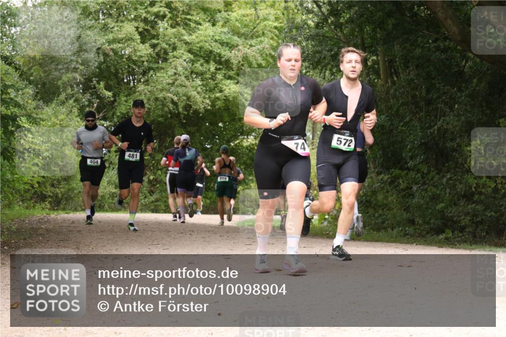 30.08.2026 - Elbe Triathlon Hamburg Antke Förster http://msf.ph/oto/10098904 30.08.2026 10:51:47 Laufen 404, 481, 818, 74, 572 meine-sportfotos.de