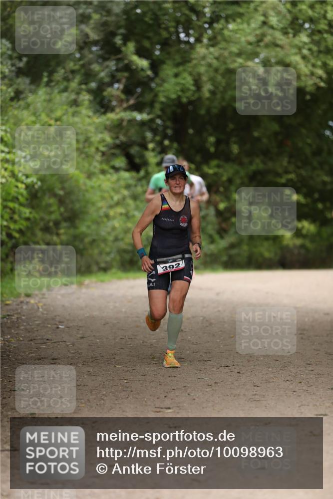 30.08.2026 - Elbe Triathlon Hamburg Antke Förster http://msf.ph/oto/10098963 30.08.2026 10:49:08 Laufen 392 meine-sportfotos.de