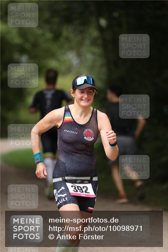 30.08.2026 - Elbe Triathlon Hamburg Antke Förster http://msf.ph/oto/10098971 30.08.2026 10:49:11 Laufen 392 meine-sportfotos.de