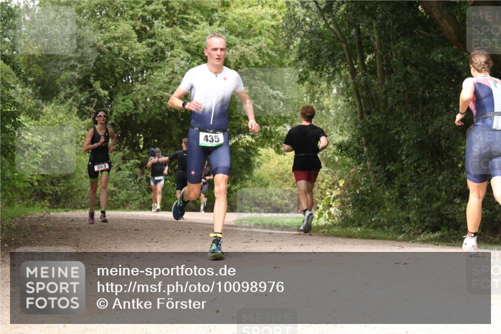 30.08.2026 - Elbe Triathlon Hamburg Antke Förster http://msf.ph/oto/10098976 30.08.2026 10:52:41 Laufen 353, 435 meine-sportfotos.de