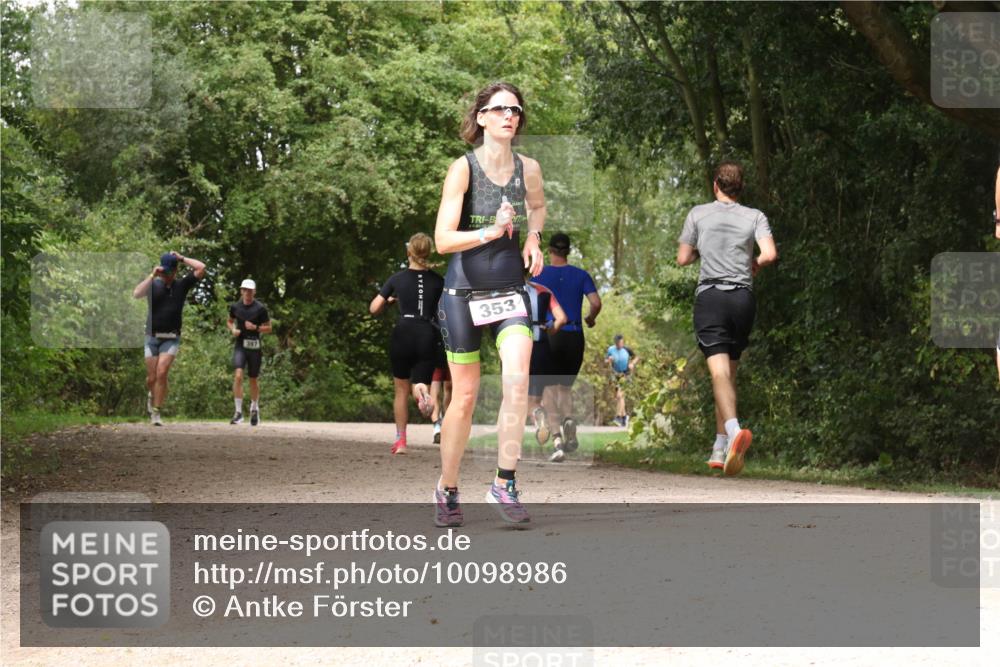 30.08.2026 - Elbe Triathlon Hamburg Antke Förster http://msf.ph/oto/10098986 30.08.2026 10:52:44 Laufen 397, 353 meine-sportfotos.de