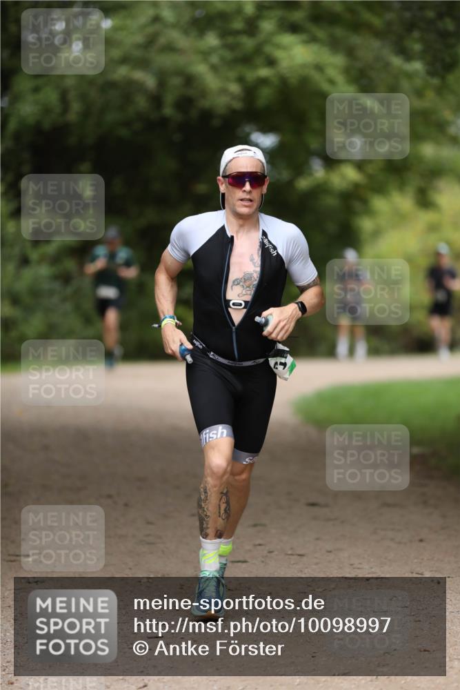 30.08.2026 - Elbe Triathlon Hamburg Antke Förster http://msf.ph/oto/10098997 30.08.2026 10:49:29 Laufen  meine-sportfotos.de