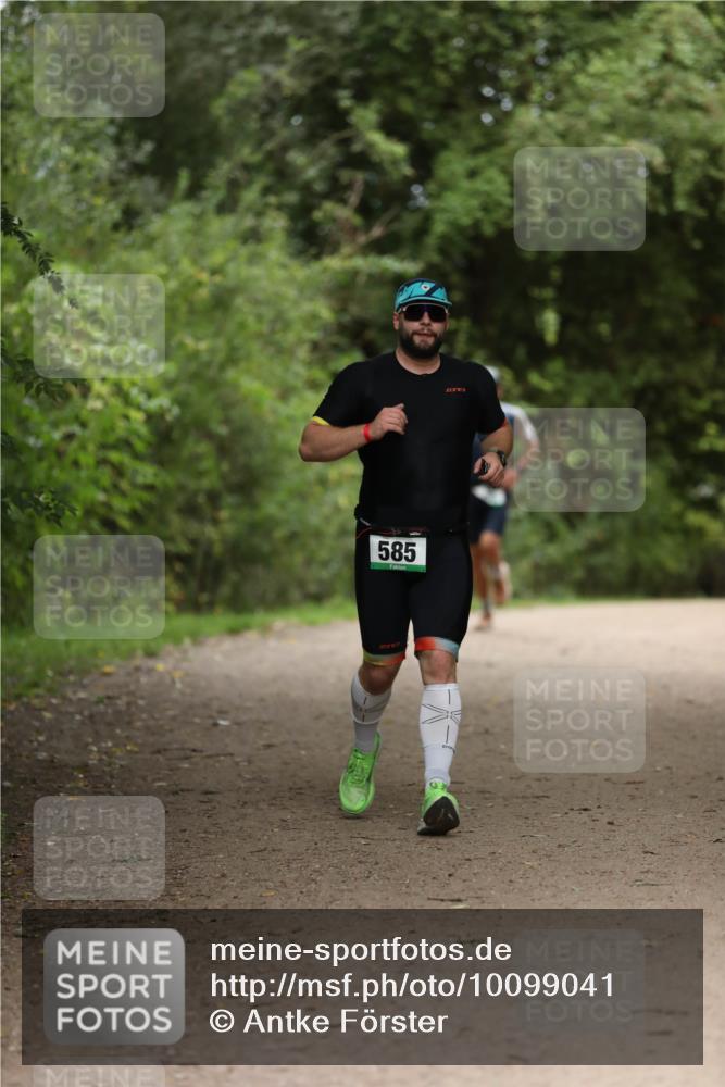 30.08.2026 - Elbe Triathlon Hamburg Antke Förster http://msf.ph/oto/10099041 30.08.2026 10:49:54 Laufen 585, 3 meine-sportfotos.de
