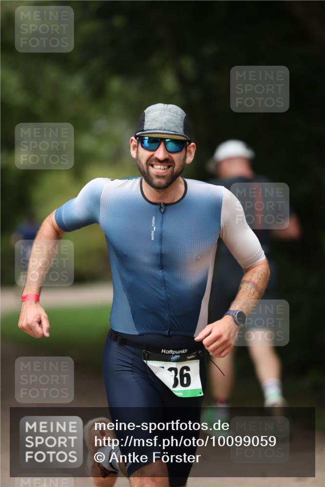 30.08.2026 - Elbe Triathlon Hamburg Antke Förster http://msf.ph/oto/10099059 30.08.2026 10:50:01 Laufen 36 meine-sportfotos.de
