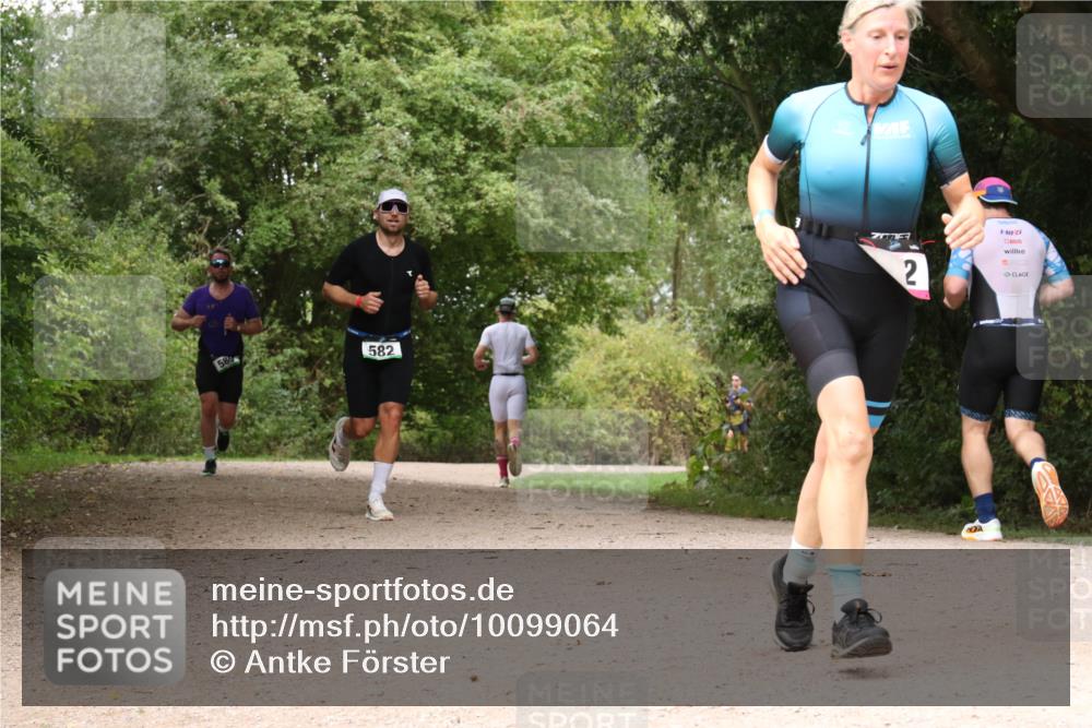 30.08.2026 - Elbe Triathlon Hamburg Antke Förster http://msf.ph/oto/10099064 30.08.2026 10:53:26 Laufen 582, 2 meine-sportfotos.de