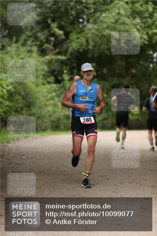 30.08.2026 - Elbe Triathlon Hamburg Antke Förster http://msf.ph/oto/10099077 30.08.2026 10:50:21 Laufen 2011, 260 meine-sportfotos.de