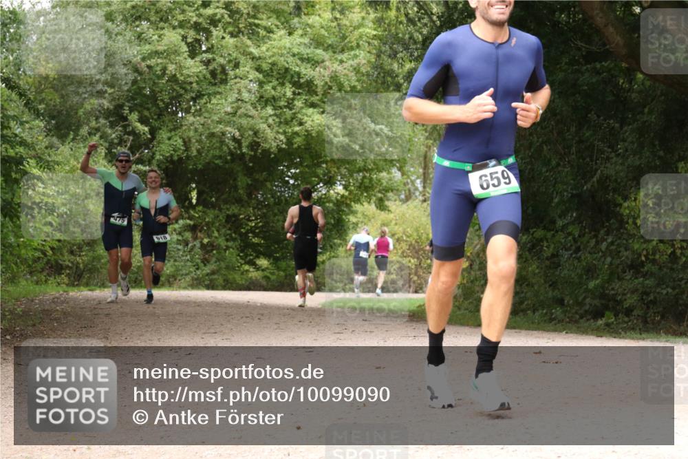 30.08.2026 - Elbe Triathlon Hamburg Antke Förster http://msf.ph/oto/10099090 30.08.2026 10:53:45 Laufen 475, 618, 659 meine-sportfotos.de