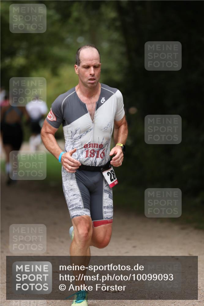 30.08.2026 - Elbe Triathlon Hamburg Antke Förster http://msf.ph/oto/10099093 30.08.2026 10:50:27 Laufen 1816, 28 meine-sportfotos.de