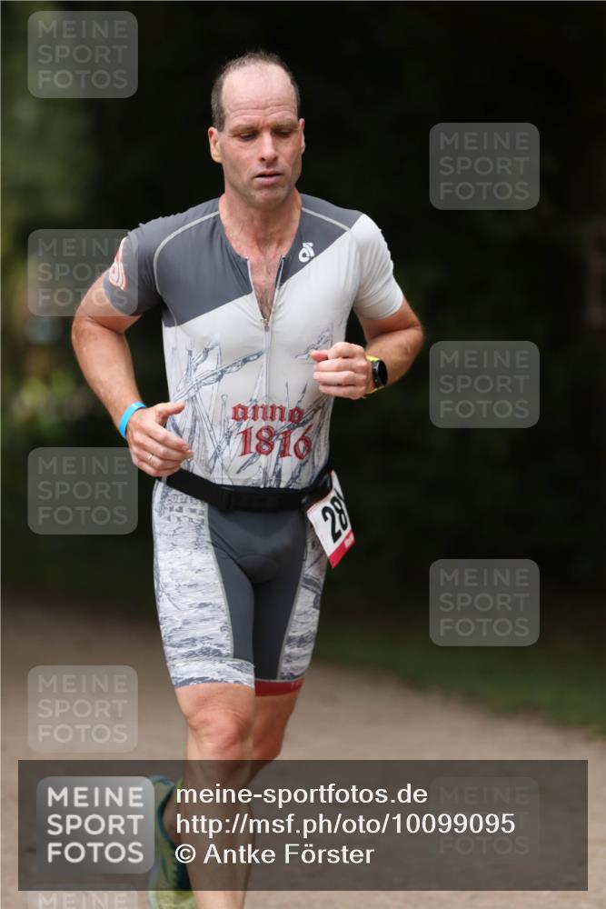 30.08.2026 - Elbe Triathlon Hamburg Antke Förster http://msf.ph/oto/10099095 30.08.2026 10:50:28 Laufen 1816, 28 meine-sportfotos.de