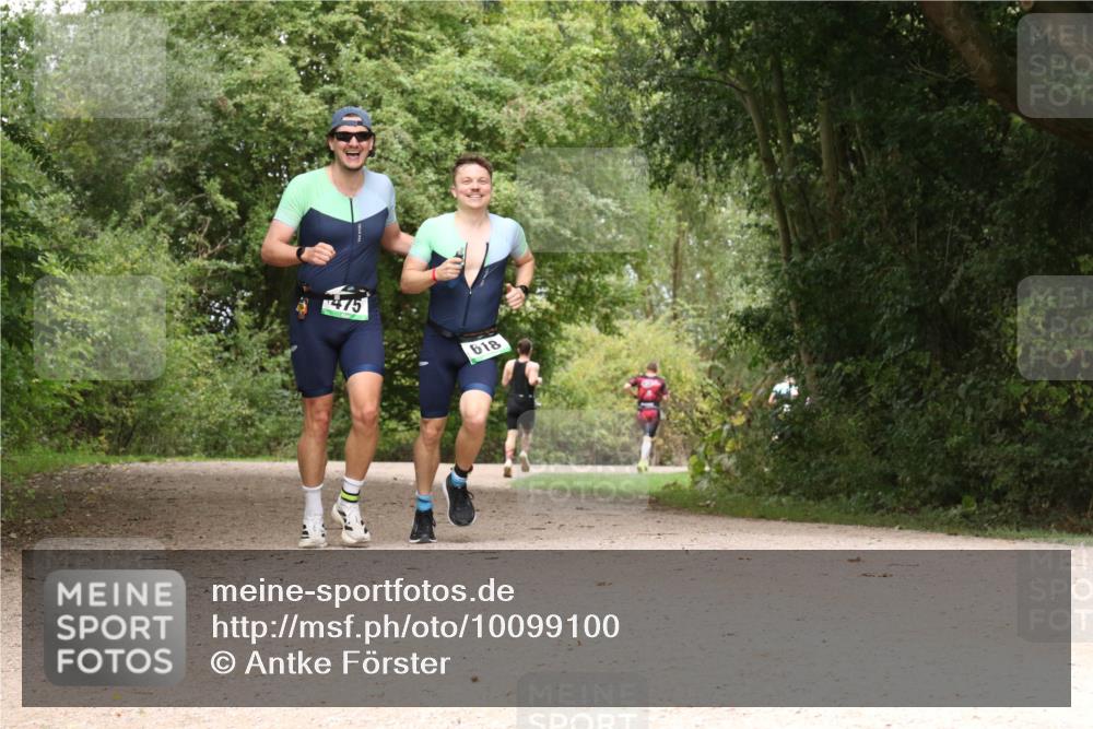 30.08.2026 - Elbe Triathlon Hamburg Antke Förster http://msf.ph/oto/10099100 30.08.2026 10:53:48 Laufen 475, 618 meine-sportfotos.de