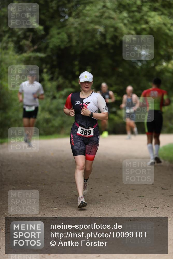 30.08.2026 - Elbe Triathlon Hamburg Antke Förster http://msf.ph/oto/10099101 30.08.2026 10:50:34 Laufen 389 meine-sportfotos.de