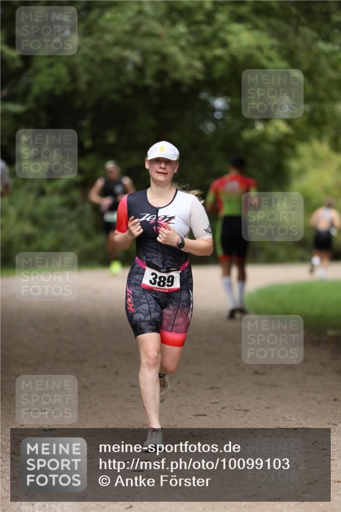 30.08.2026 - Elbe Triathlon Hamburg Antke Förster http://msf.ph/oto/10099103 30.08.2026 10:50:35 Laufen 389 meine-sportfotos.de