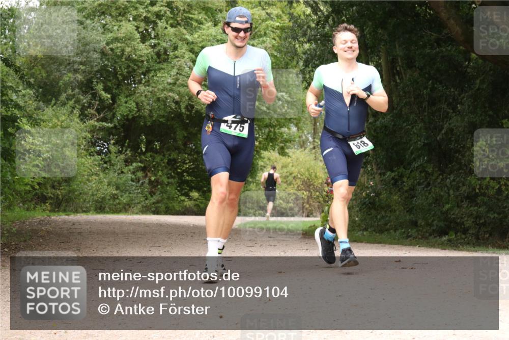 30.08.2026 - Elbe Triathlon Hamburg Antke Förster http://msf.ph/oto/10099104 30.08.2026 10:53:49 Laufen 475, 618 meine-sportfotos.de