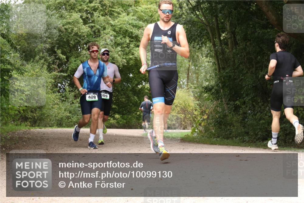 30.08.2026 - Elbe Triathlon Hamburg Antke Förster http://msf.ph/oto/10099130 30.08.2026 10:54:15 Laufen 409, 689, 3 meine-sportfotos.de