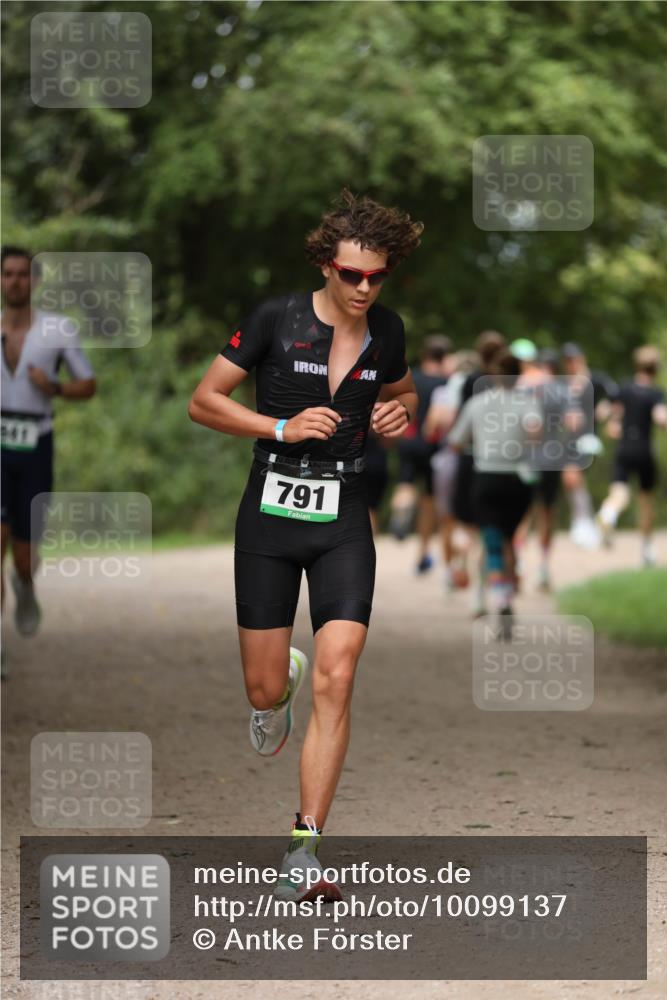 30.08.2026 - Elbe Triathlon Hamburg Antke Förster http://msf.ph/oto/10099137 30.08.2026 10:50:50 Laufen 41, 791 meine-sportfotos.de