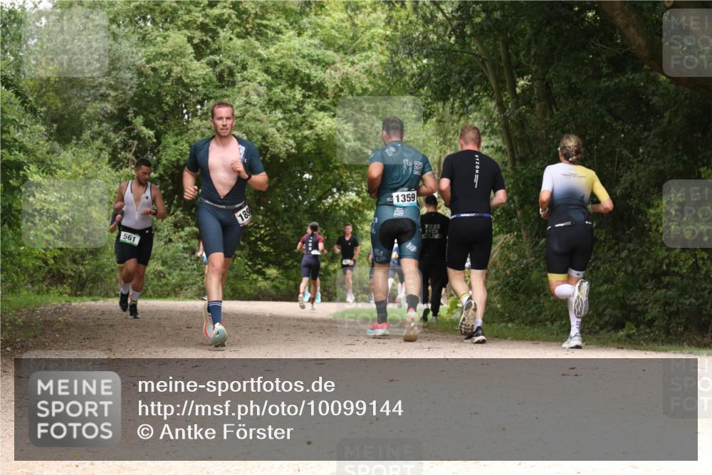 30.08.2026 - Elbe Triathlon Hamburg Antke Förster http://msf.ph/oto/10099144 30.08.2026 10:54:31 Laufen 561, 189, 1359 meine-sportfotos.de