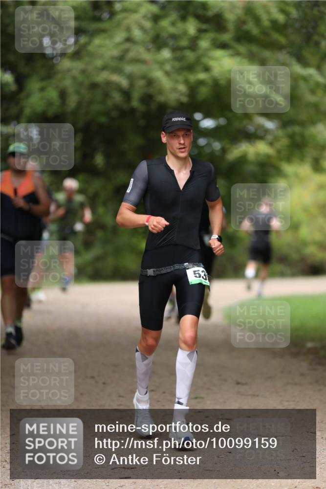 30.08.2026 - Elbe Triathlon Hamburg Antke Förster http://msf.ph/oto/10099159 30.08.2026 10:50:59 Laufen 53 meine-sportfotos.de