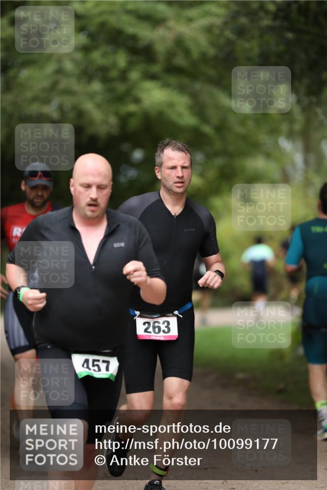 30.08.2026 - Elbe Triathlon Hamburg Antke Förster http://msf.ph/oto/10099177 30.08.2026 10:51:05 Laufen 457, 263 meine-sportfotos.de