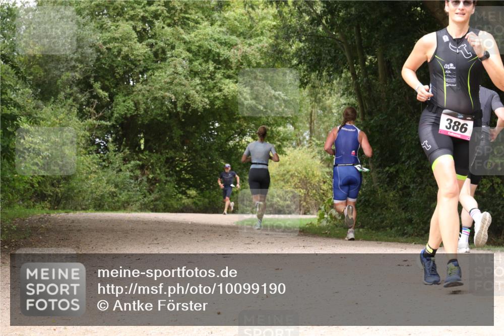 30.08.2026 - Elbe Triathlon Hamburg Antke Förster http://msf.ph/oto/10099190 30.08.2026 10:54:51 Laufen 386 meine-sportfotos.de