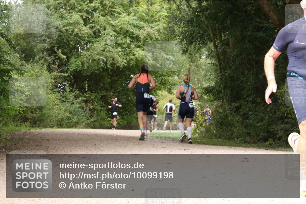 30.08.2026 - Elbe Triathlon Hamburg Antke Förster http://msf.ph/oto/10099198 30.08.2026 10:55:05 Laufen 111, 10, 81 meine-sportfotos.de