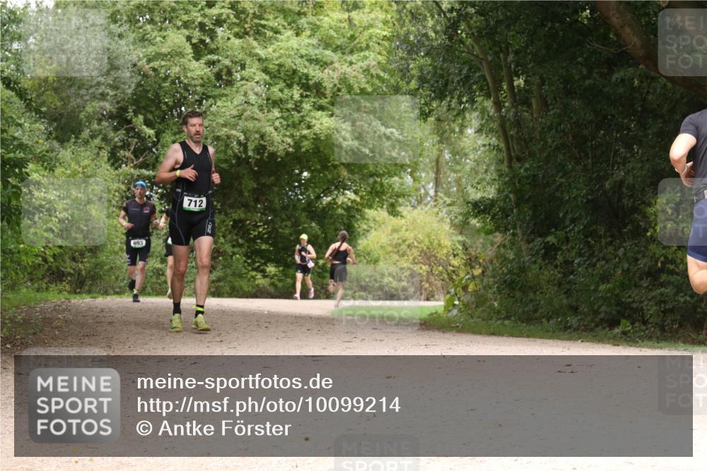 30.08.2026 - Elbe Triathlon Hamburg Antke Förster http://msf.ph/oto/10099214 30.08.2026 10:55:27 Laufen 693, 712 meine-sportfotos.de