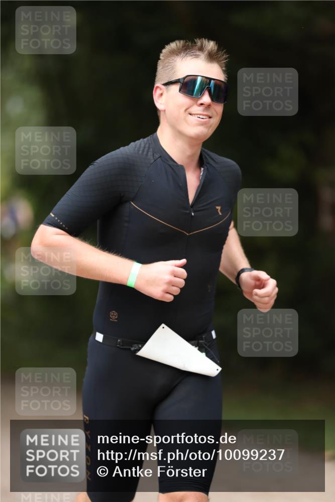 30.08.2026 - Elbe Triathlon Hamburg Antke Förster http://msf.ph/oto/10099237 30.08.2026 10:52:01 Laufen  meine-sportfotos.de