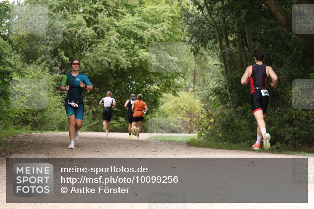 30.08.2026 - Elbe Triathlon Hamburg Antke Förster http://msf.ph/oto/10099256 30.08.2026 10:55:51 Laufen 98 meine-sportfotos.de
