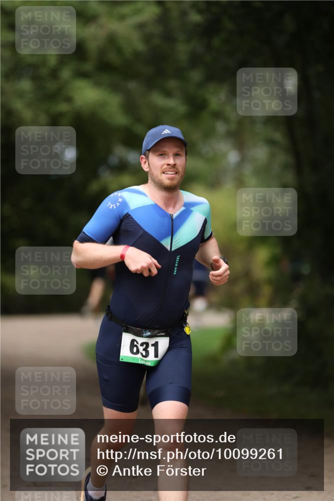 30.08.2026 - Elbe Triathlon Hamburg Antke Förster http://msf.ph/oto/10099261 30.08.2026 10:52:29 Laufen 631 meine-sportfotos.de