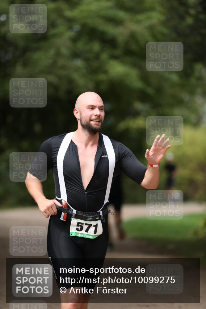 30.08.2026 - Elbe Triathlon Hamburg Antke Förster http://msf.ph/oto/10099275 30.08.2026 10:52:38 Laufen 571 meine-sportfotos.de