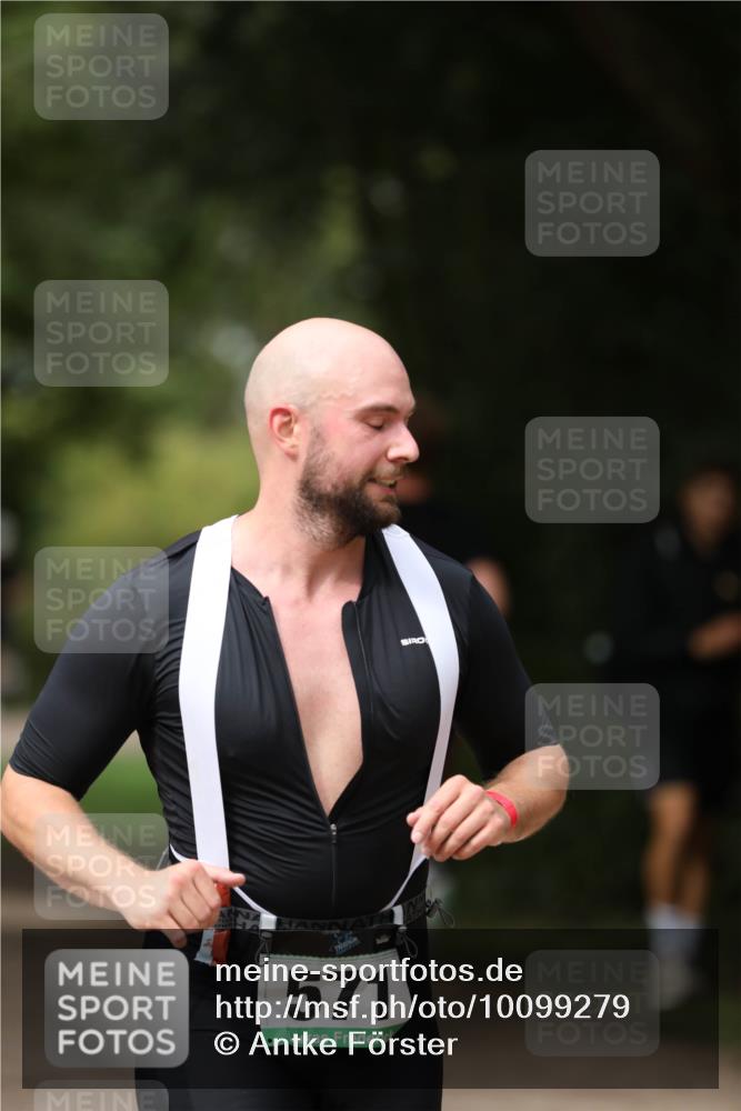 30.08.2026 - Elbe Triathlon Hamburg Antke Förster http://msf.ph/oto/10099279 30.08.2026 10:52:39 Laufen 571 meine-sportfotos.de