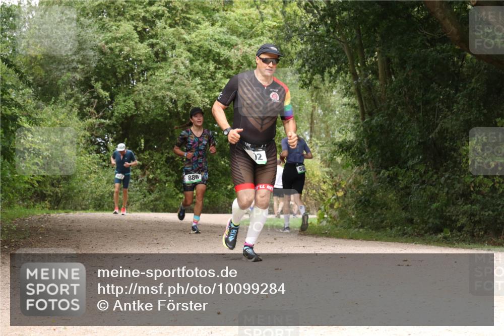 30.08.2026 - Elbe Triathlon Hamburg Antke Förster http://msf.ph/oto/10099284 30.08.2026 10:56:27 Laufen 886 meine-sportfotos.de