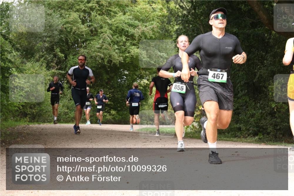 30.08.2026 - Elbe Triathlon Hamburg Antke Förster http://msf.ph/oto/10099326 30.08.2026 10:56:54 Laufen 1027, 856, 467 meine-sportfotos.de