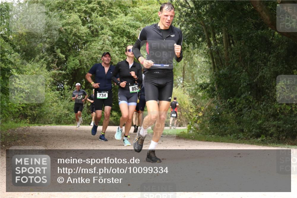 30.08.2026 - Elbe Triathlon Hamburg Antke Förster http://msf.ph/oto/10099334 30.08.2026 10:57:01 Laufen 734, 853 meine-sportfotos.de