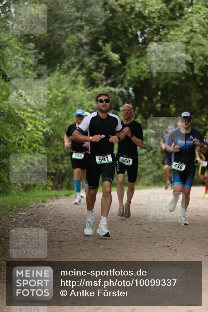 30.08.2026 - Elbe Triathlon Hamburg Antke Förster http://msf.ph/oto/10099337 30.08.2026 10:53:11 Laufen 556, 591, 660, 438 meine-sportfotos.de