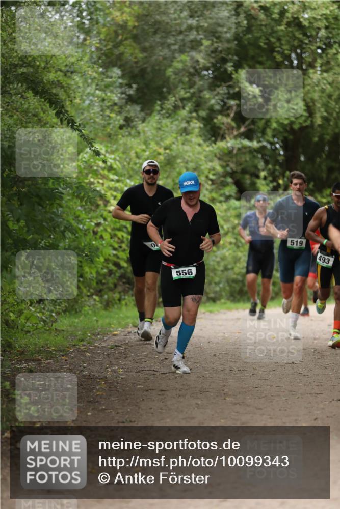 30.08.2026 - Elbe Triathlon Hamburg Antke Förster http://msf.ph/oto/10099343 30.08.2026 10:53:13 Laufen 556, 519, 493 meine-sportfotos.de