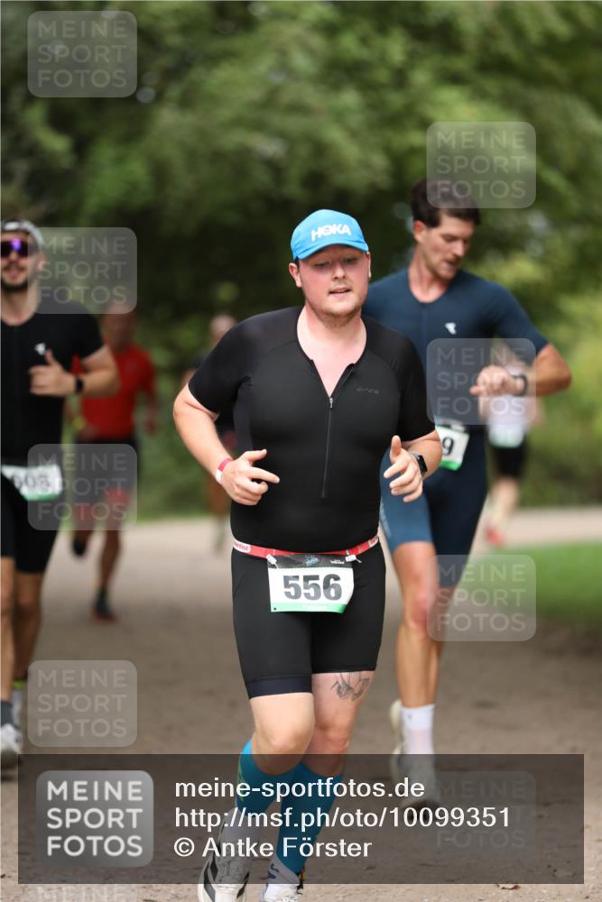 30.08.2026 - Elbe Triathlon Hamburg Antke Förster http://msf.ph/oto/10099351 30.08.2026 10:53:17 Laufen 608, 556 meine-sportfotos.de