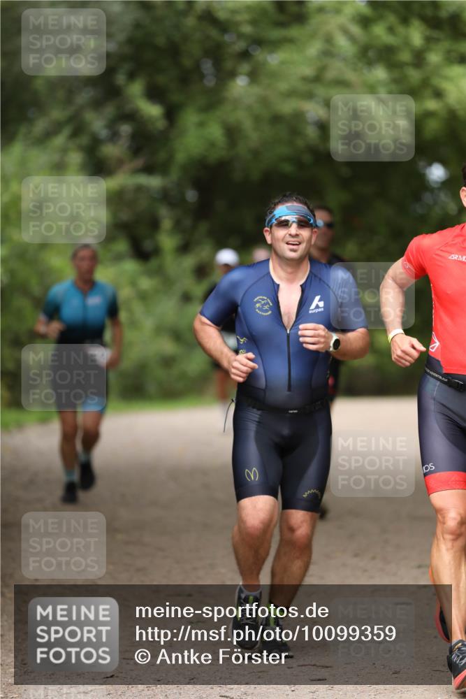 30.08.2026 - Elbe Triathlon Hamburg Antke Förster http://msf.ph/oto/10099359 30.08.2026 10:53:21 Laufen  meine-sportfotos.de
