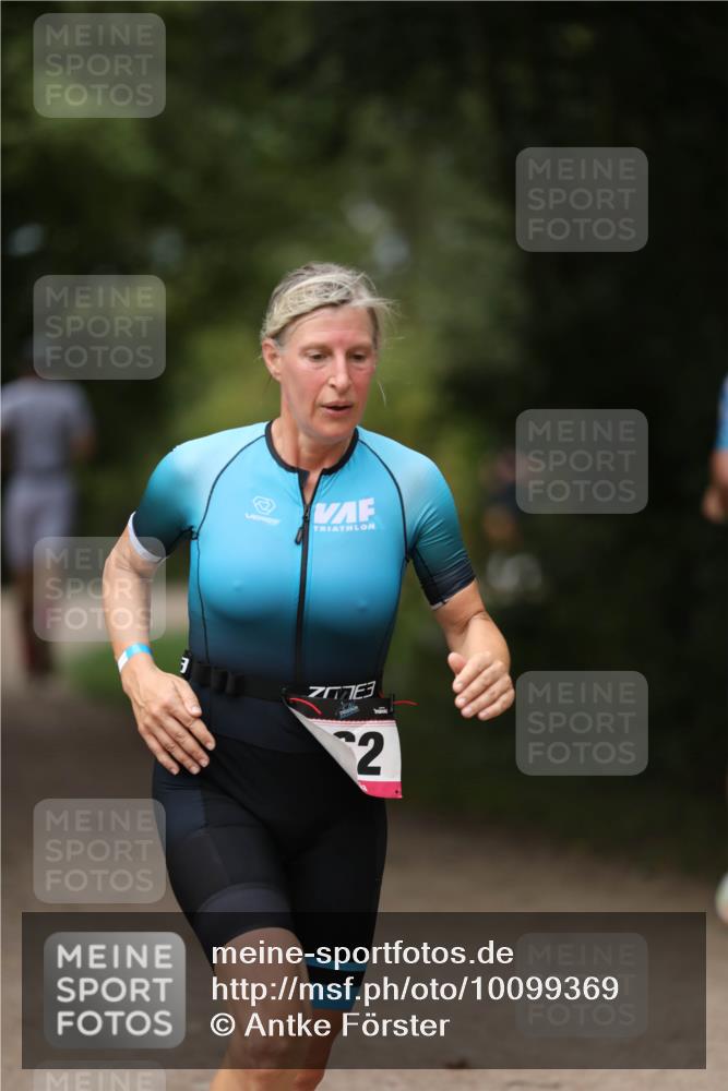 30.08.2026 - Elbe Triathlon Hamburg Antke Förster http://msf.ph/oto/10099369 30.08.2026 10:53:26 Laufen 410, 2 meine-sportfotos.de