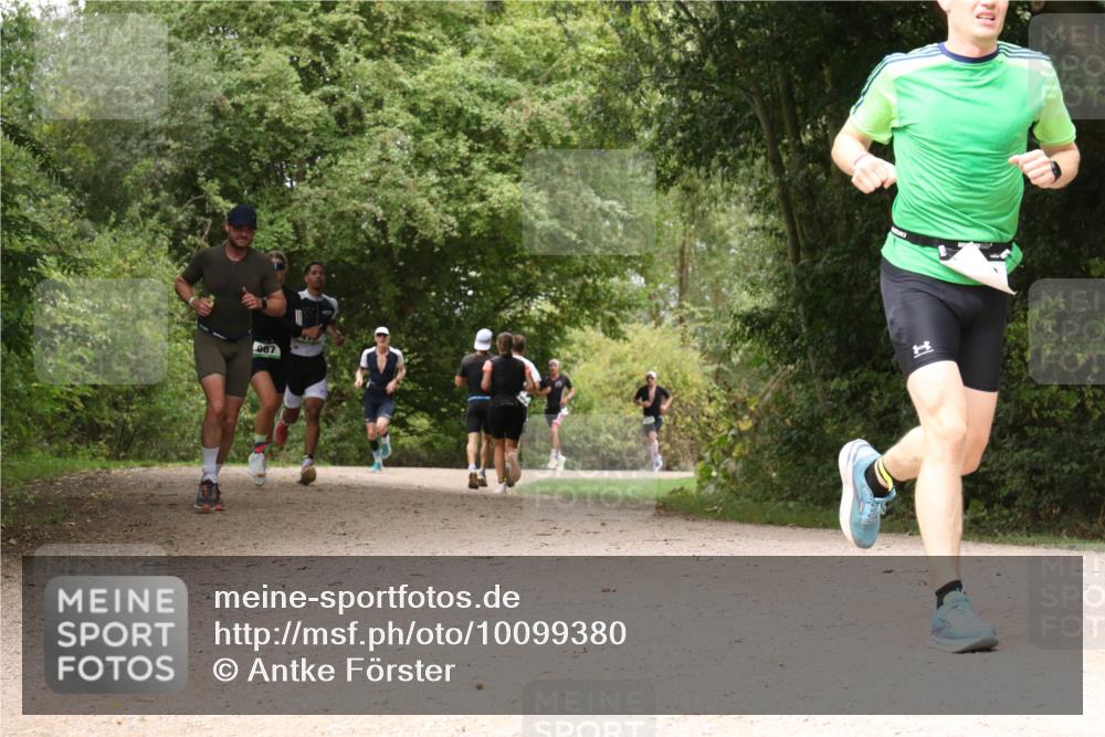 30.08.2026 - Elbe Triathlon Hamburg Antke Förster http://msf.ph/oto/10099380 30.08.2026 10:57:29 Laufen 867 meine-sportfotos.de