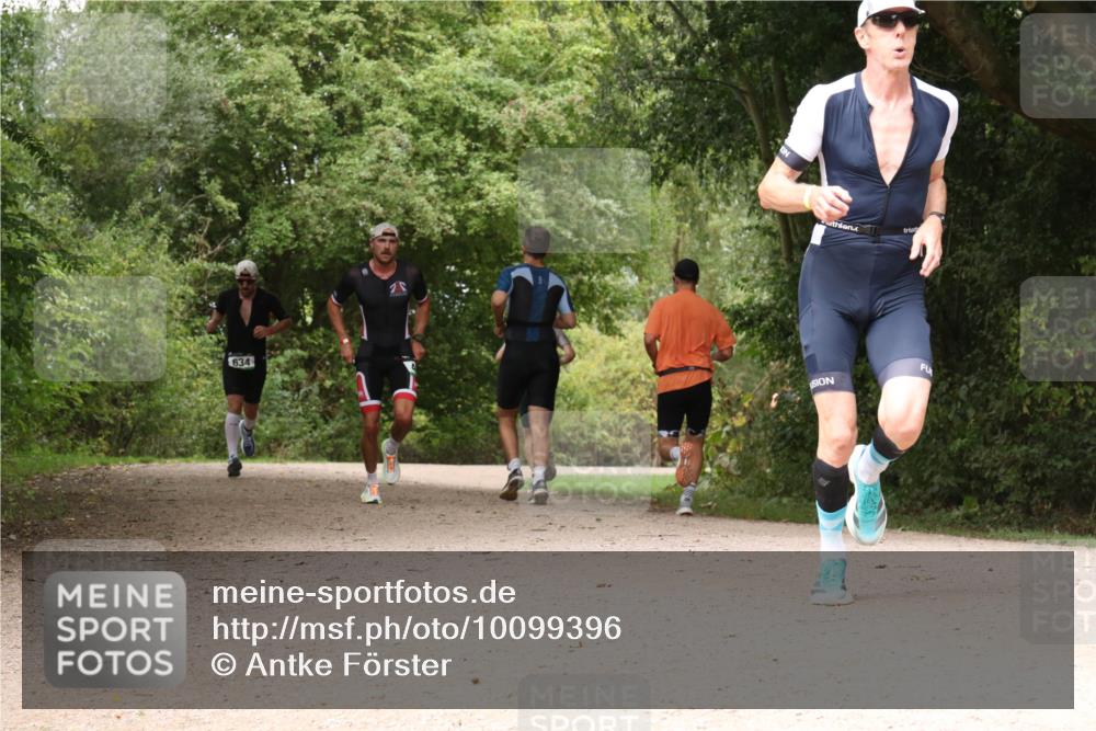 30.08.2026 - Elbe Triathlon Hamburg Antke Förster http://msf.ph/oto/10099396 30.08.2026 10:57:37 Laufen 634 meine-sportfotos.de